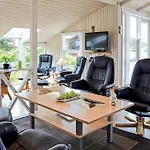 Semesterbostad Three-bedroom In