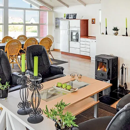 Three-bedroom In Hébergement de vacances *