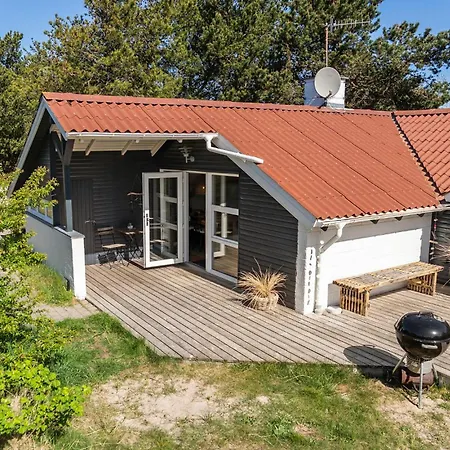 Three-bedroom In Vakantiehuis *